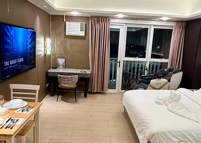 Apartment Canal View Luxury Stay, Type , Massage Chair, Office Desk For 3 Guests Only