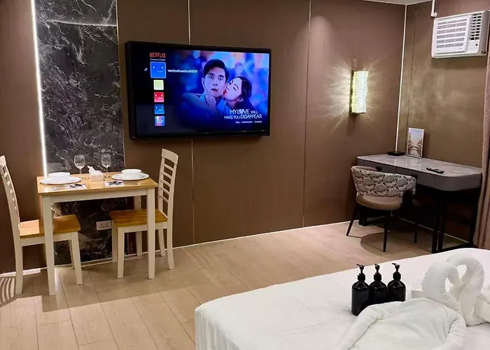 Canal View Luxury Stay, Type , Massage Chair, Office Desk For 3 Guests Only Apartment