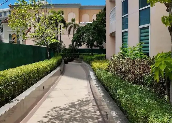 Canal View Luxury Stay, Type , Massage Chair, Office Desk For 3 Guests Only Manila
