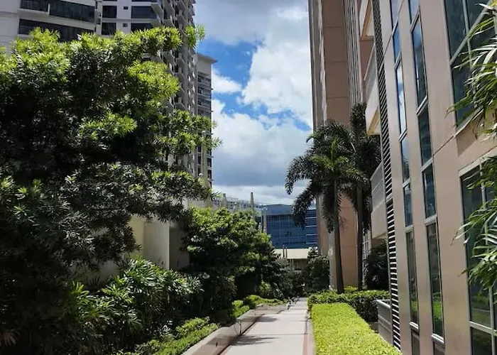 Canal View Luxury Stay, Type , Massage Chair, Office Desk For 3 Guests Only * Manila