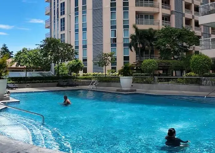 Canal View Luxury Stay, Type , Massage Chair, Office Desk For 3 Guests Only * Manila