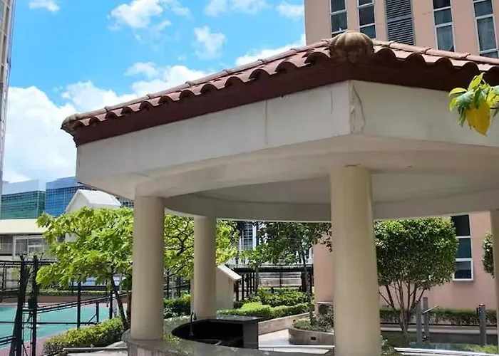 Canal View Luxury Stay, Type , Massage Chair, Office Desk For 3 Guests Only Manila