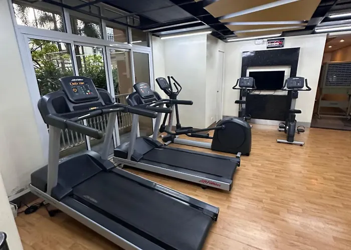 Apartment Canal View Luxury Stay, Type , Massage Chair, Office Desk For 3 Guests Only Manila