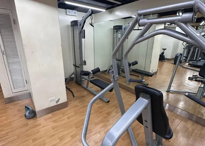 Apartment Canal View Luxury Stay, Type , Massage Chair, Office Desk For 3 Guests Only Manila